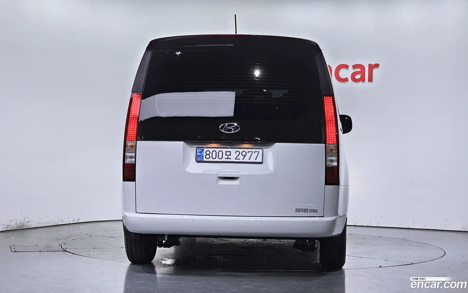 Hyundai Staria L3.5 5 2023 — миниатюра 4