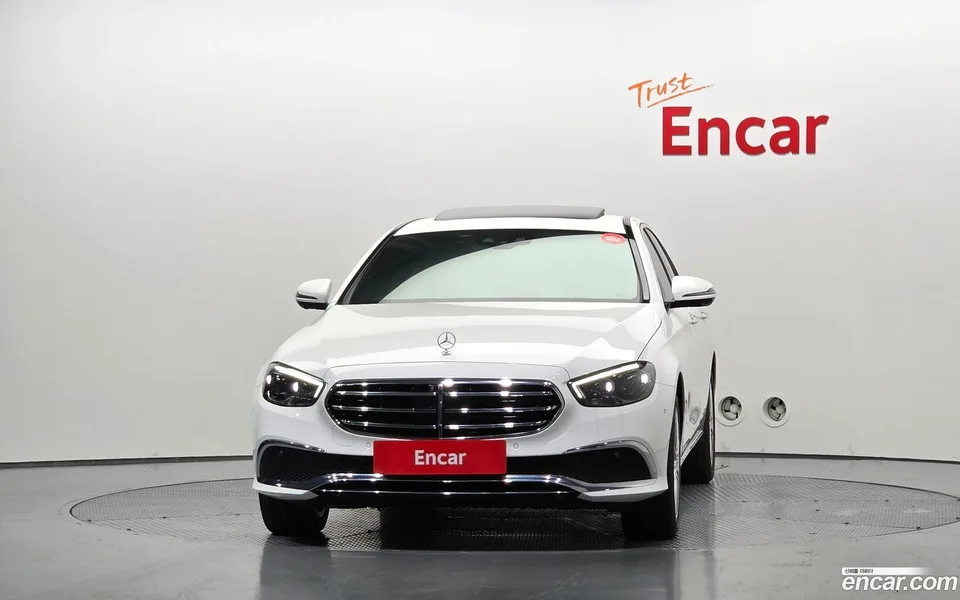 Mercedes-Benz E-Class E220d 4MATIC 2023 — thumbnail 3