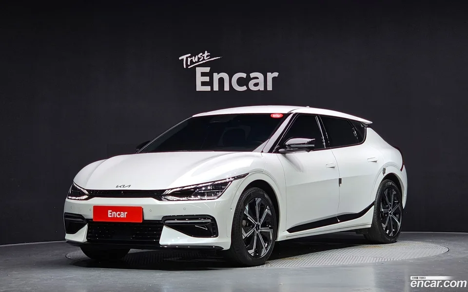 Kia EV6 4WD 2023 — photo 1, buy with delivery to Moscow