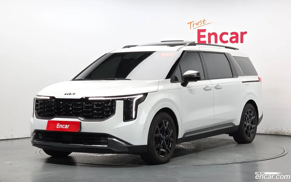 Kia Carnival 7 X Line 2026 — photo 1, buy with delivery to Moscow
