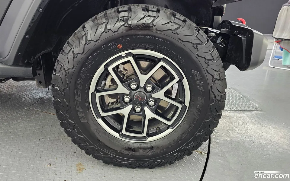 Jeep Wrangler 2.0 4 2024 — thumbnail 2