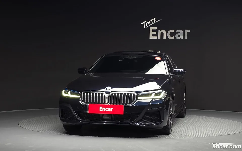 BMW 5 Series 530e M 2022 — thumbnail 3