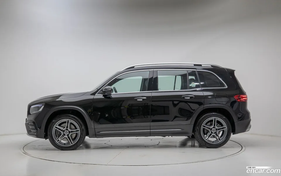 Mercedes-Benz GLB-Class GLB250 4MATIC 2025 — thumbnail 4