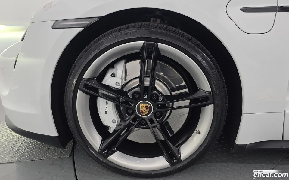 Porsche Taycan 4S 2024 — thumbnail 2