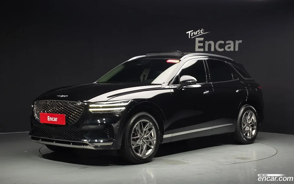 Genesis GV70 2.5T 2WD 2023 — photo 1, buy with delivery to Moscow