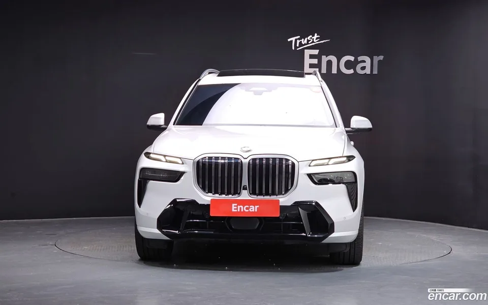 BMW X7 xDrive 40i M 7 2024 — thumbnail 3