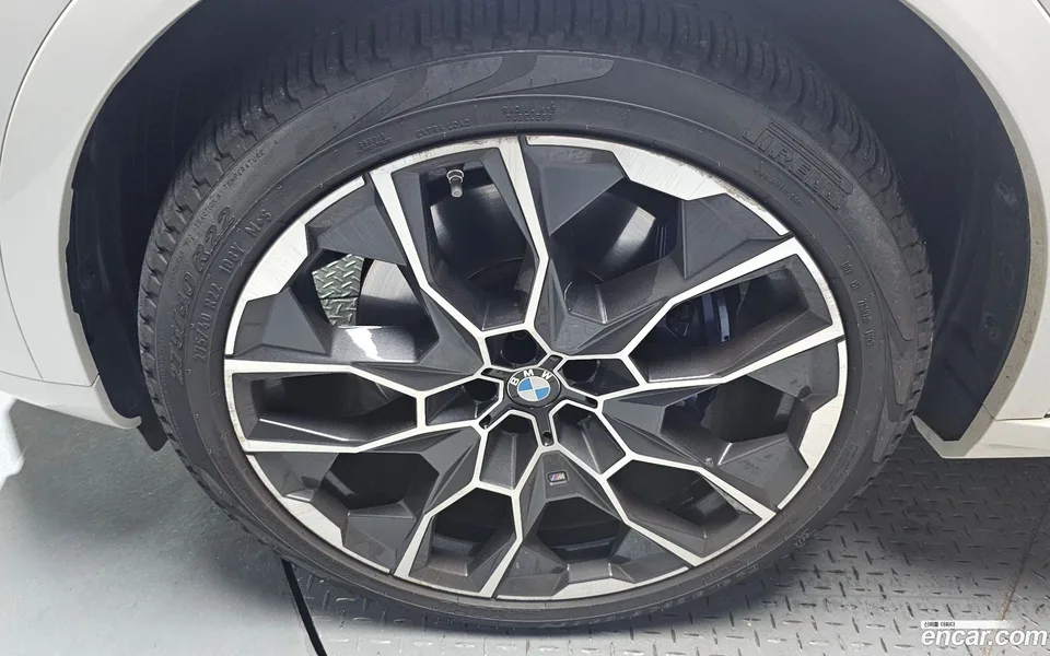 BMW X7 xDrive 40i M 7 2024 — thumbnail 5