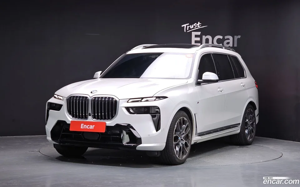BMW X7 xDrive 40i M 7 2024 — photo 1, buy with delivery to Moscow