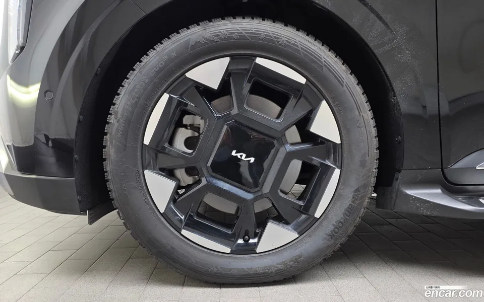 Kia Carnival 9 2024 — thumbnail 5