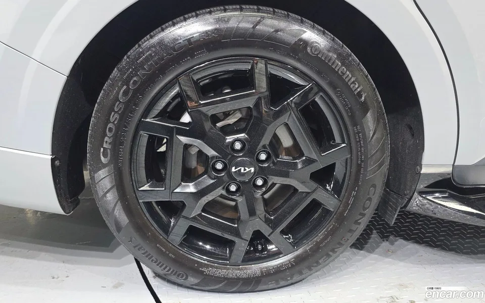 Kia Carnival HEV 9 () 2025 — thumbnail 2