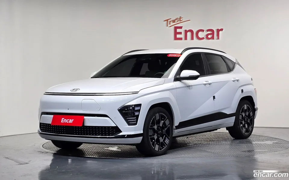 Hyundai Kona Electric 2023 — photo 1, buy with delivery to Moscow