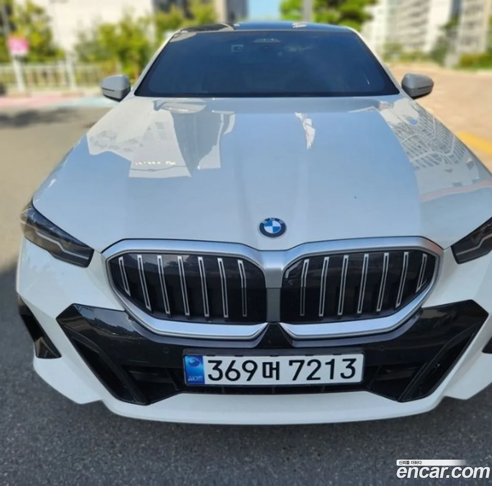BMW 5 Series 520i M 2024 — photo 1, buy with delivery to Moscow