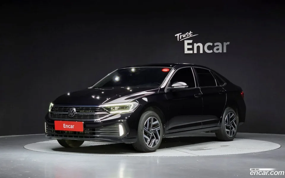 Volkswagen Jetta 1.5 TSI 2022 — photo 1, buy with delivery to Moscow