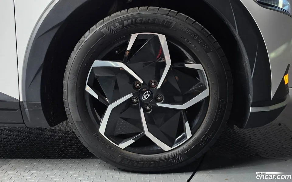 Hyundai Ioniq 5 2024 — thumbnail 2