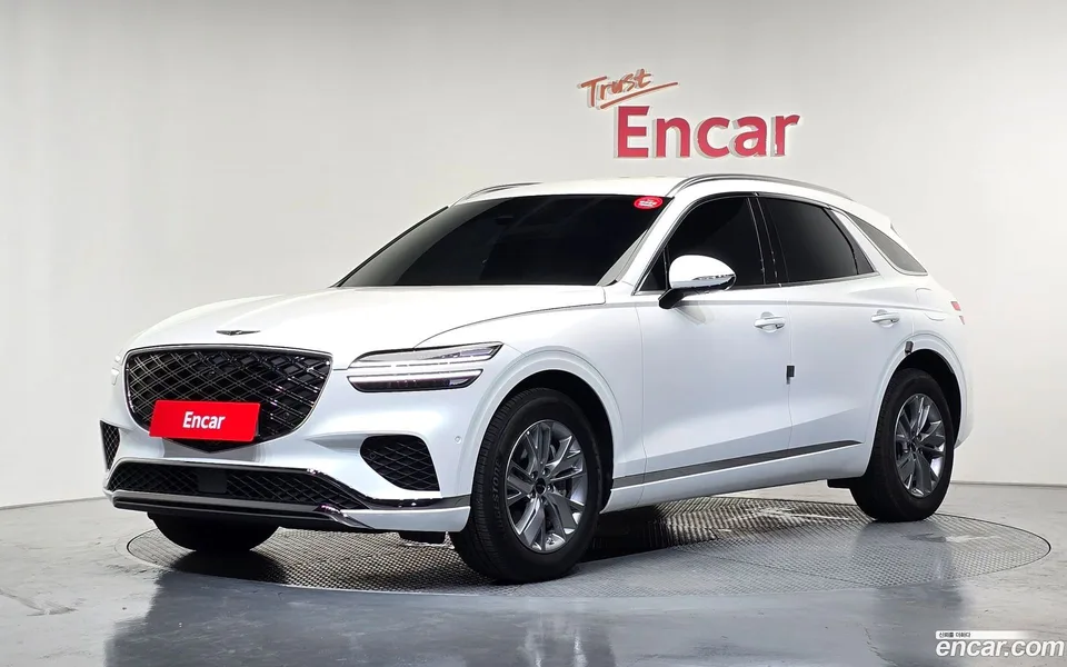 Genesis GV70 2.5T 2WD 2025 — photo 1, buy with delivery to Moscow