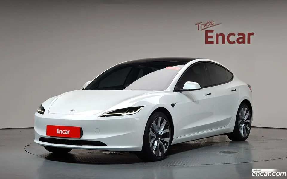 Tesla Model 3 RWD 2025 — photo 1, buy with delivery to Moscow