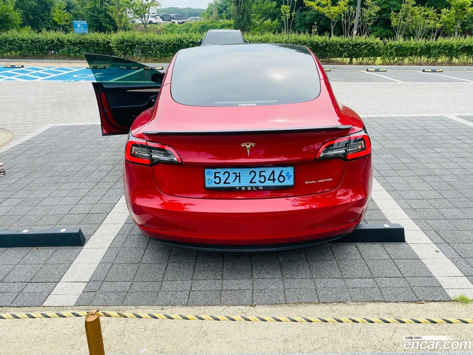Tesla Model 3 AWD 2022 — thumbnail 4