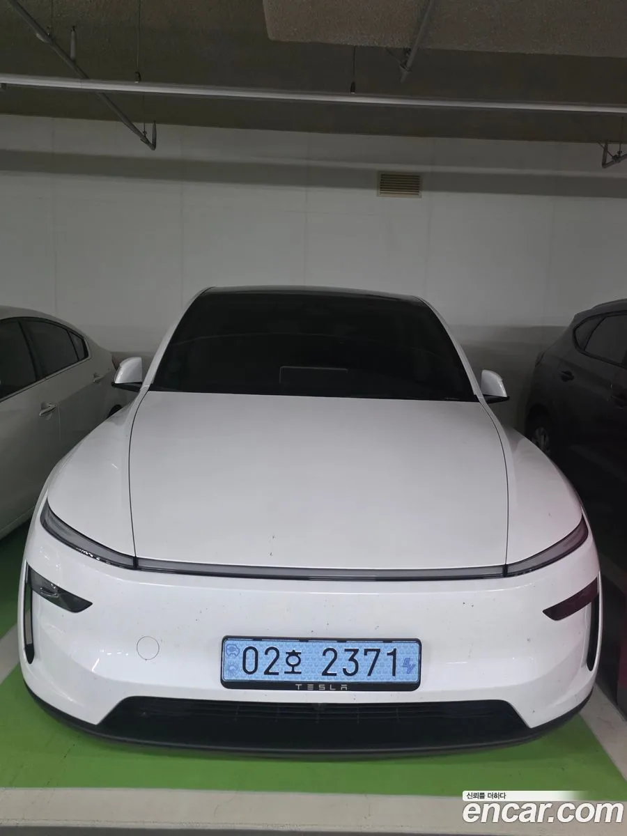 Tesla Model Y RWD 2025 — фото 1, купить с доставкой в Москву