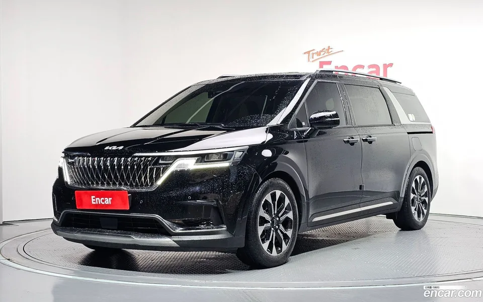 Kia Carnival 7 2023 — фото 1, купить с доставкой в Москву