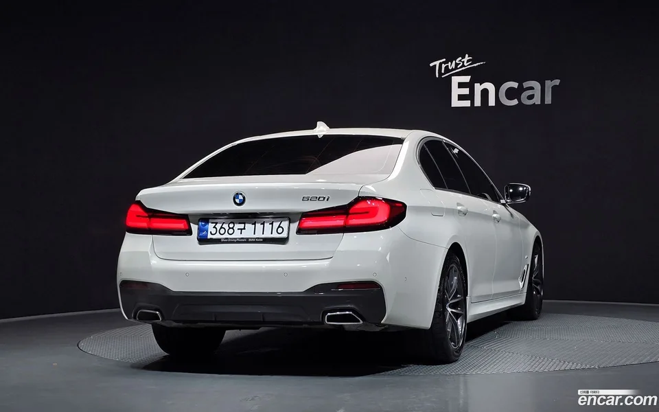 BMW 5 Series 520i M 2022 — thumbnail 4