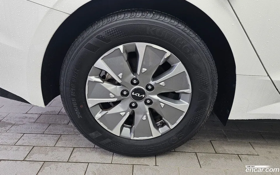 Kia K5 Hybrid 2025 — thumbnail 5
