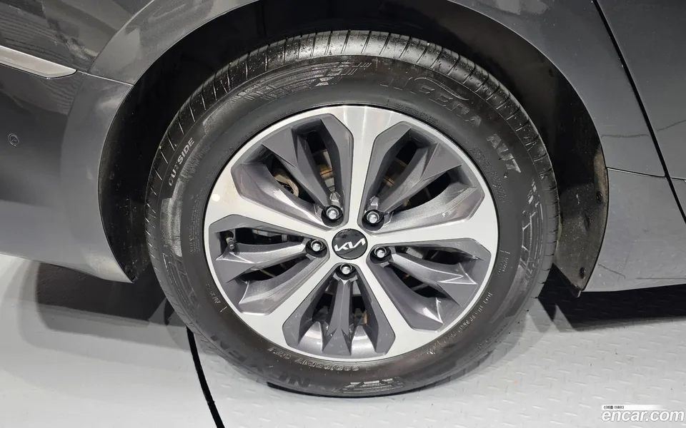 Kia K8 Hybrid 2022 — thumbnail 2