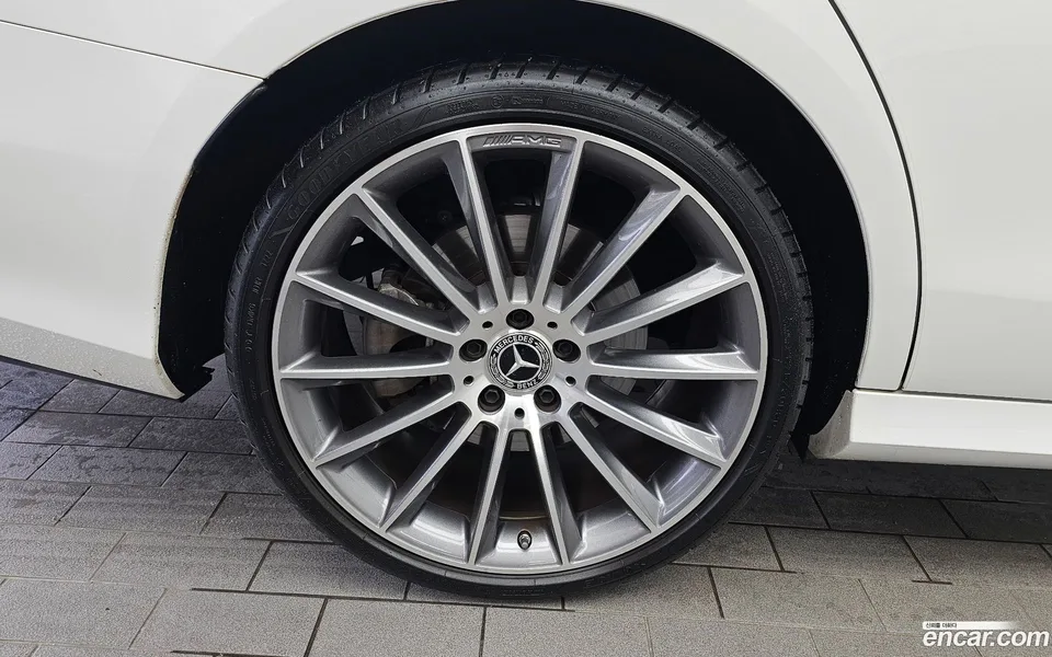 Mercedes-Benz E-Class E350 4MATIC AMG Line 2022 — thumbnail 2