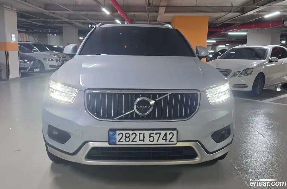 Volvo XC40 B4 2022 — thumbnail 3