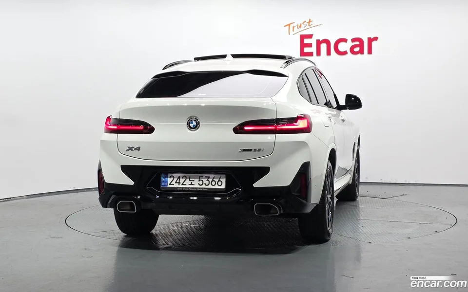 BMW X4 xDrive20i M 2023 — миниатюра 4