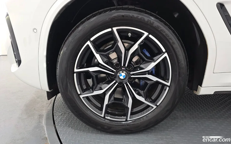 BMW X4 xDrive20i M 2023 — миниатюра 5