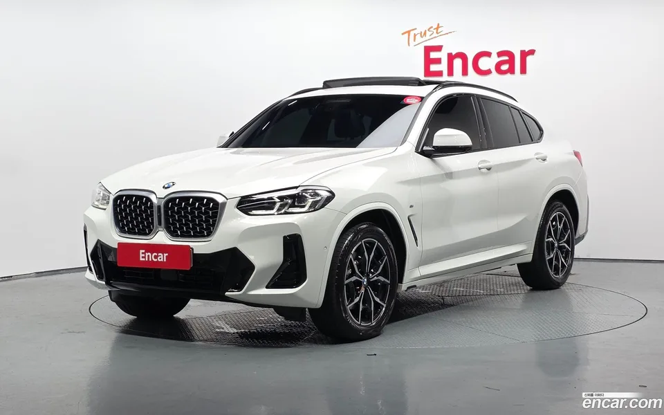 BMW X4 xDrive20i M 2023 — фото 1, купить с доставкой в Москву