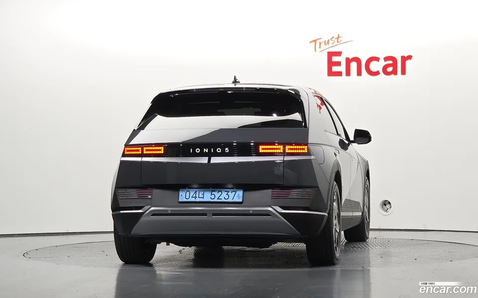 Hyundai Ioniq 5 2023 — thumbnail 4