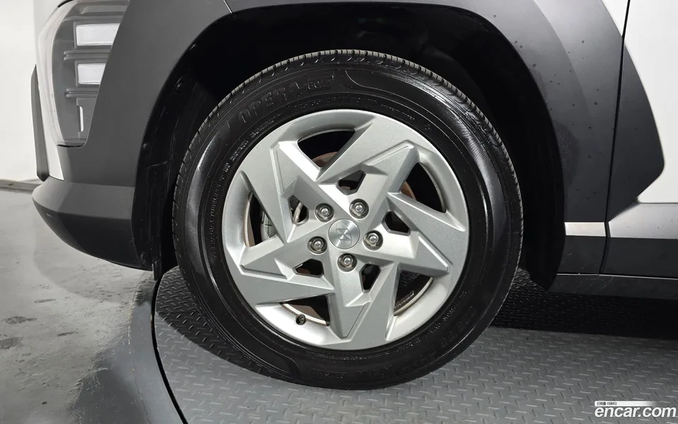 Hyundai Kona 2.0 2WD 2023 — thumbnail 5