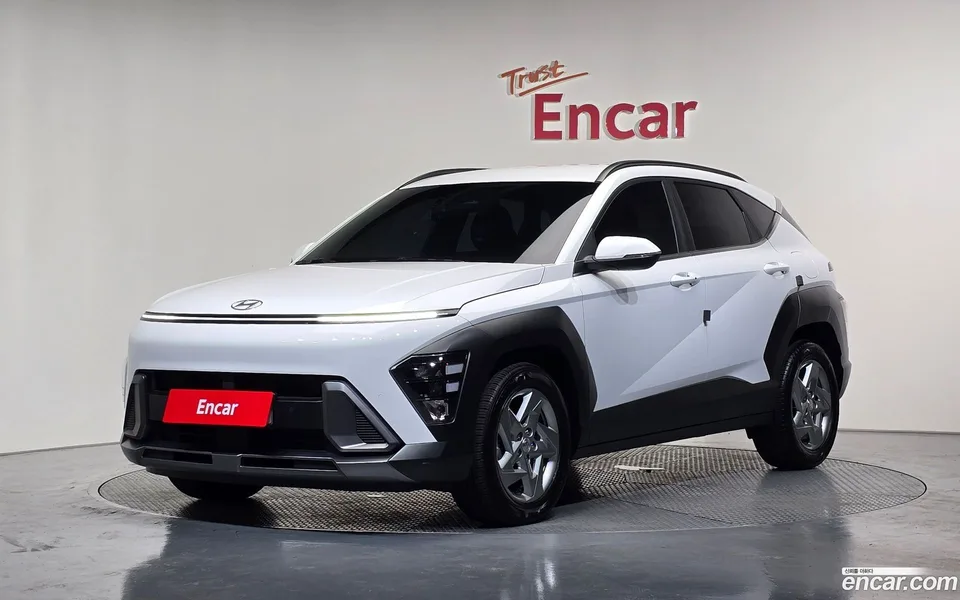 Hyundai Kona 2.0 2WD 2023 — photo 1, buy with delivery to Moscow