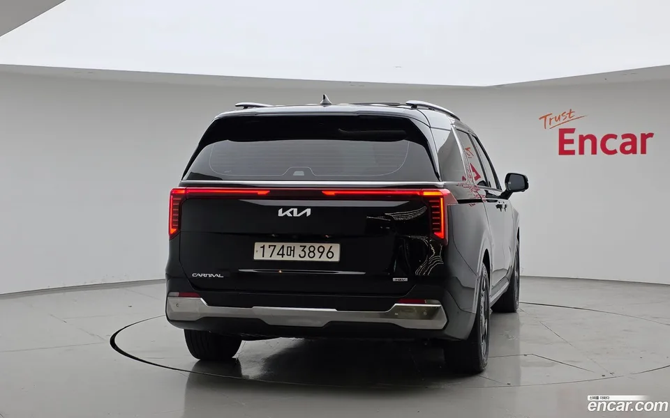 Kia Carnival HEV 9 2024 — thumbnail 4