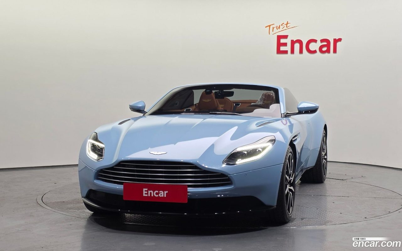 Aston Martin DB11 2022 — 3