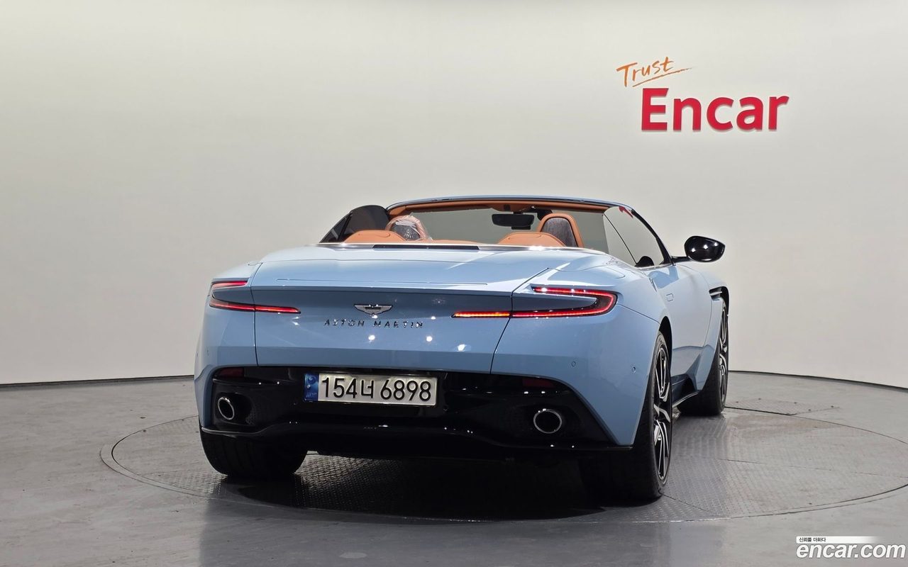 Aston Martin DB11 2022 — 4