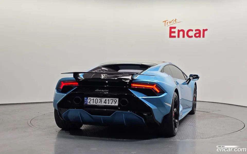 Lamborghini Huracan LP640-2 2023 — thumbnail 4