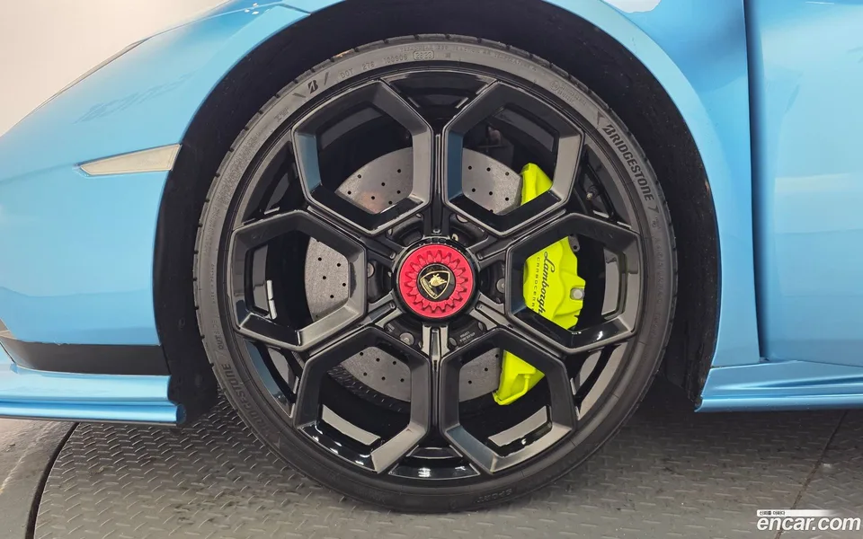 Lamborghini Huracan LP640-2 2023 — thumbnail 5