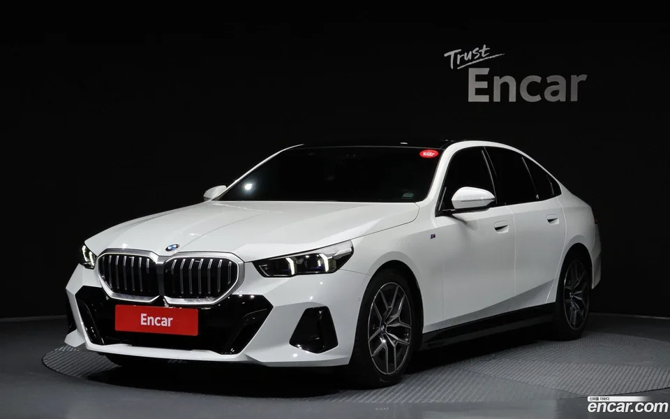 BMW 5 Series 520i M 2024 — photo 1, buy with delivery to Moscow
