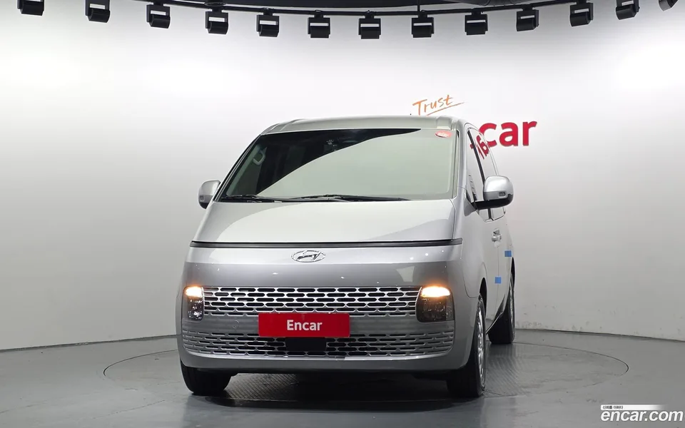 Hyundai Staria 11 2023 — thumbnail 3