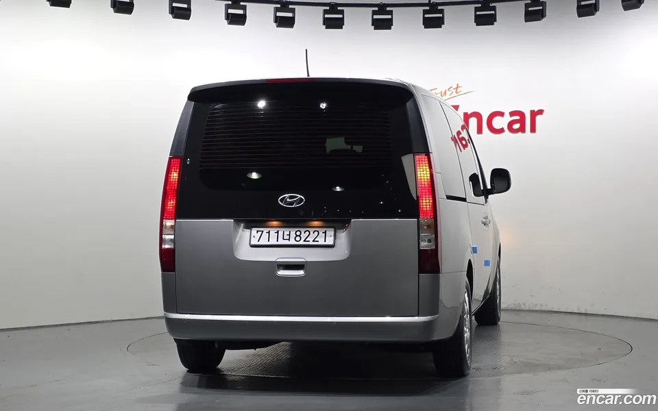 Hyundai Staria 11 2023 — thumbnail 4