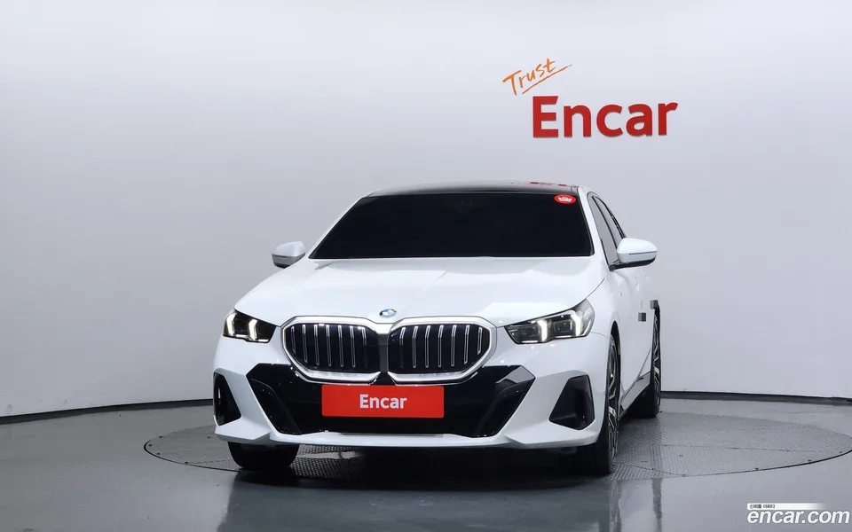 BMW 5 Series 530i xDrive M 2025 — миниатюра 3