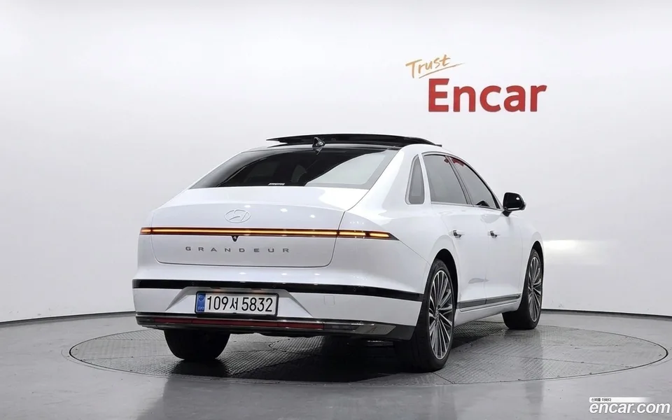 Hyundai Grandeur Hybrid 2025 — thumbnail 4