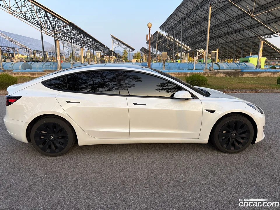 Tesla Model 3 AWD 2022 — thumbnail 2