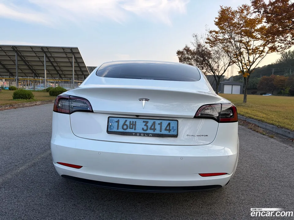 Tesla Model 3 AWD 2022 — thumbnail 4