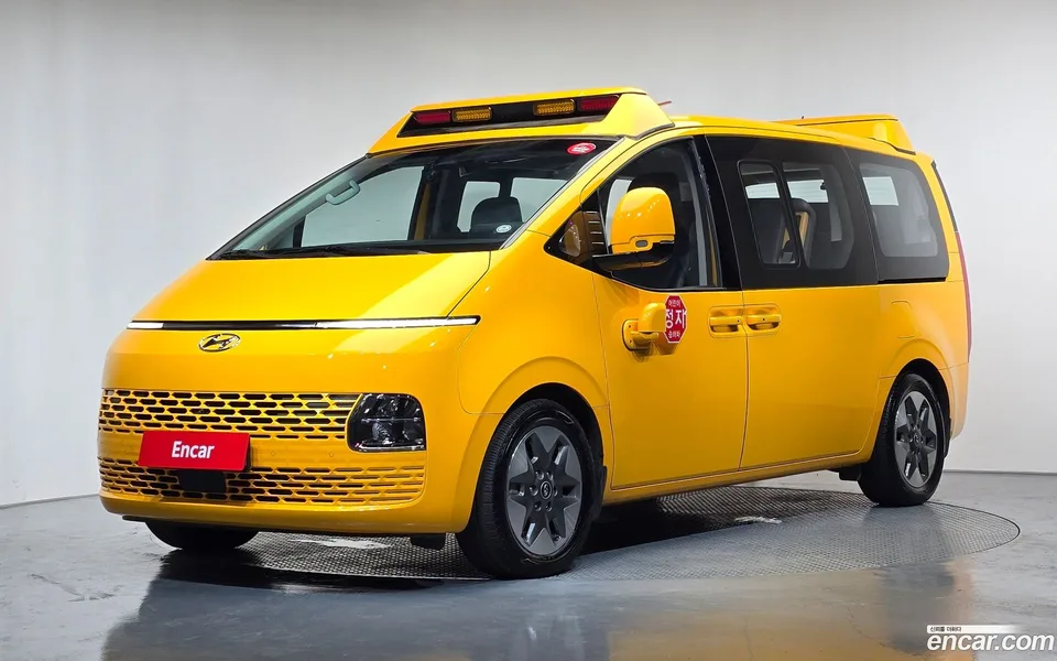 Hyundai Staria L3.5 2022 — фото 1, купить с доставкой в Москву