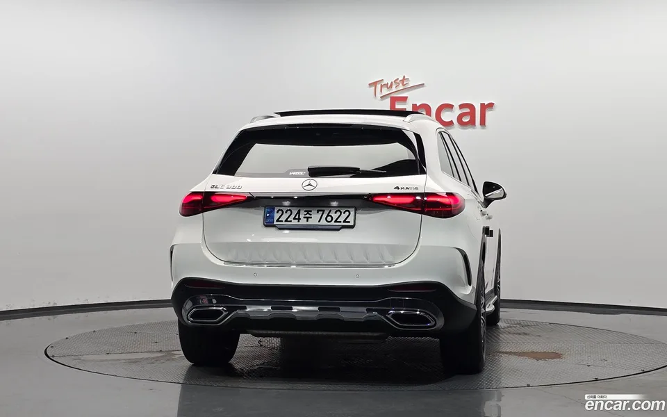 Mercedes-Benz GLC-Class GLC300 4MATIC AMG Line 2024 — thumbnail 4
