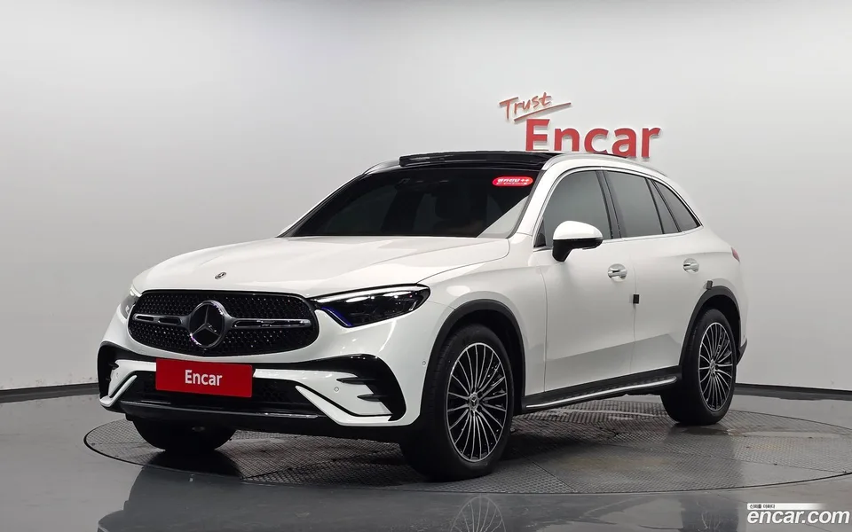 Mercedes-Benz GLC-Class GLC300 4MATIC AMG Line 2024 — photo 1, buy with delivery to Moscow