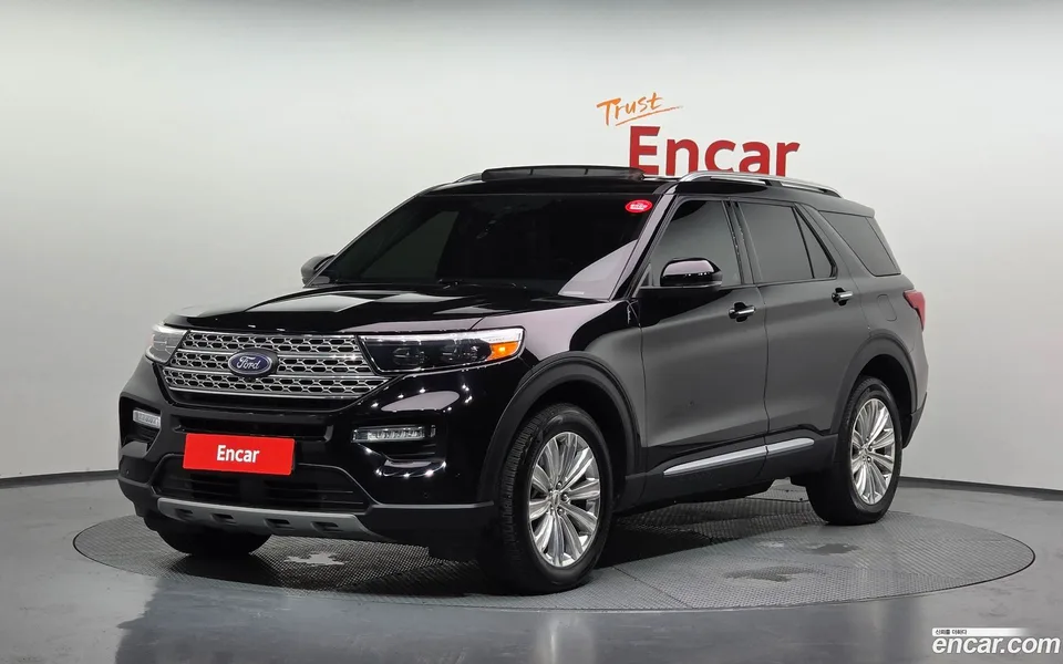 Ford Explorer 3.3 2022 — photo 1, buy with delivery to Moscow